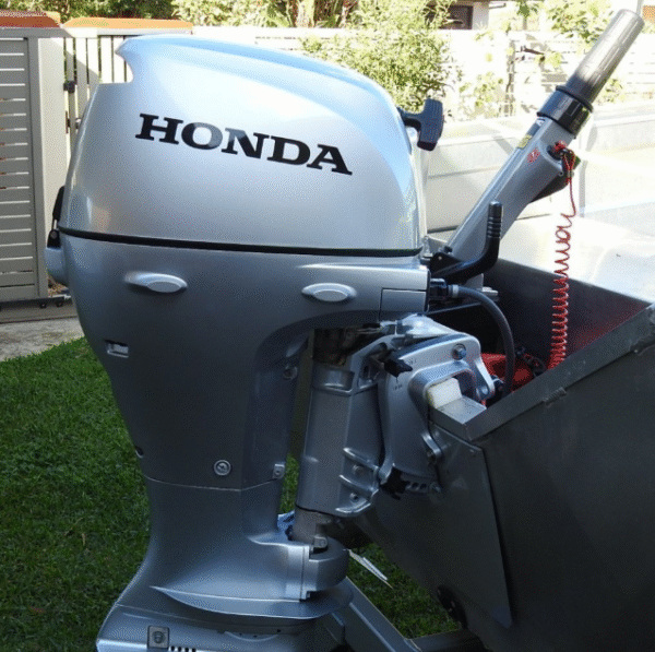 Honda 10HP Four Stroke Outboard Motor with Electric Start