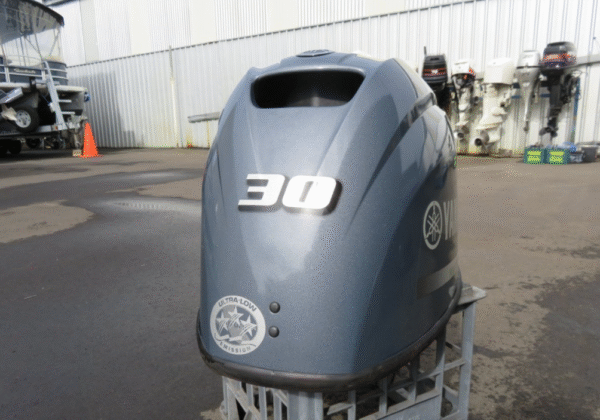 Wrecking Yamaha 30HP 4 Stroke Engine Cowling - Image 2