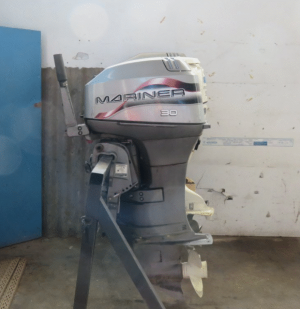 Wrecking 1997 Model 30 Mariner