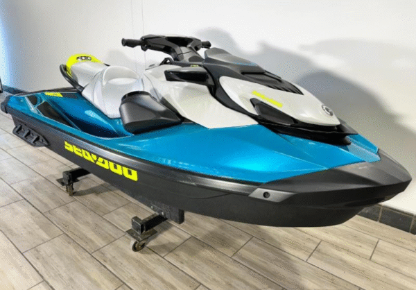 2025 Sea-Doo GTI SE 170 - Image 3