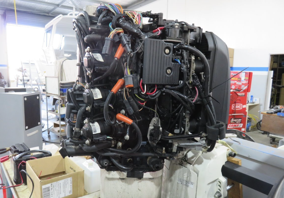 Wrecking 2 x 150HP Ficht Outboards - Image 3