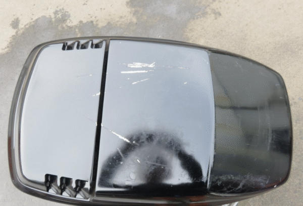 Wrecking Mercury 200HP Engine Cowl - Image 4