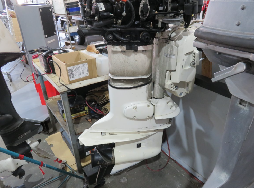 Wrecking 2 x 150HP Ficht Outboards - Image 4